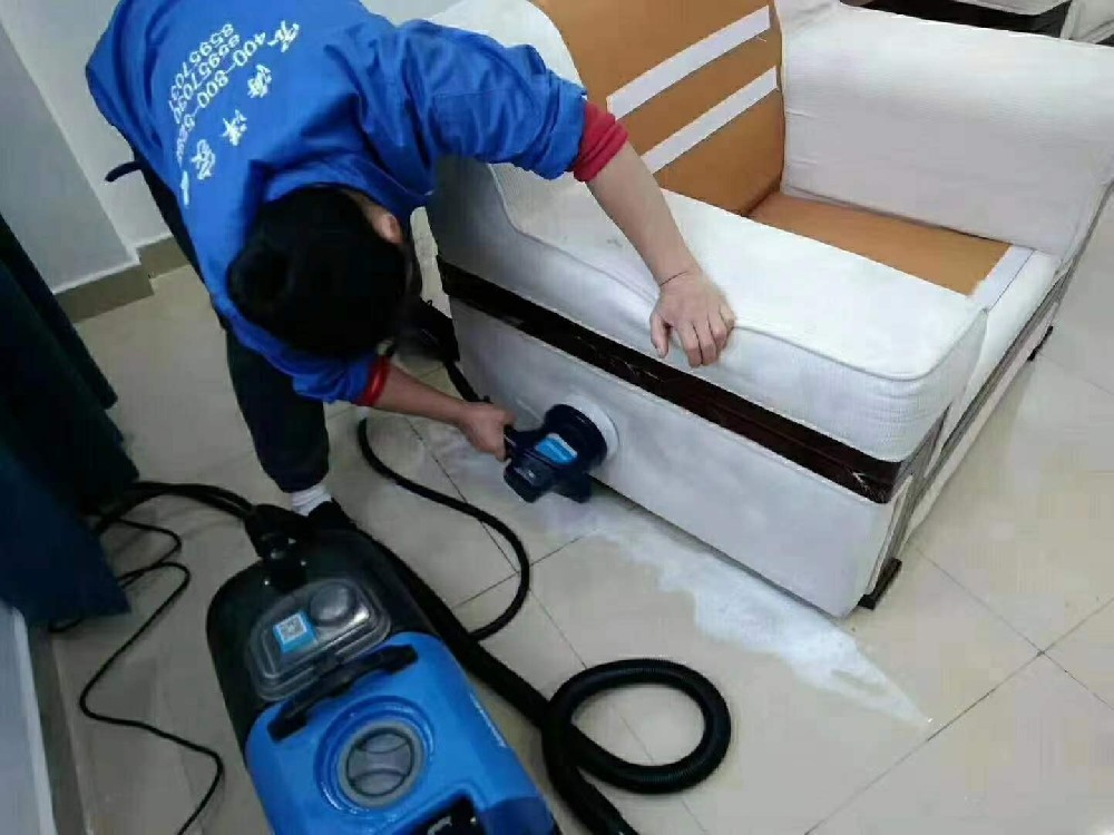 快樂看看沙發(fā)是如何清洗，讓它煥然一新